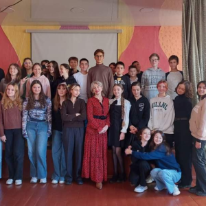 Sub cusma lui Guguta”среди гимназистов