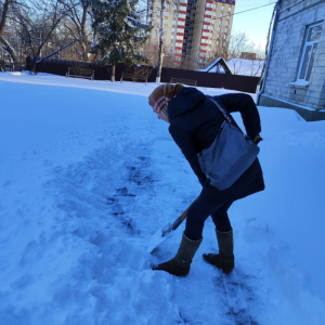 Мороз и солнце…Расчищаем дорожки, убираем последствия стихии!